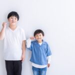 歯磨きをする子供達