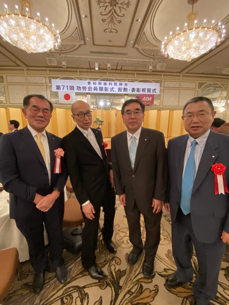 院長森山と母校東海高校の同級生